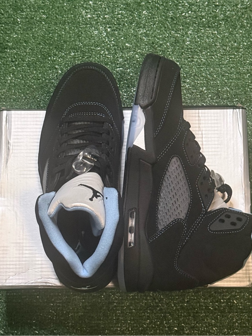 Jordan 5 Retro Black University Blue